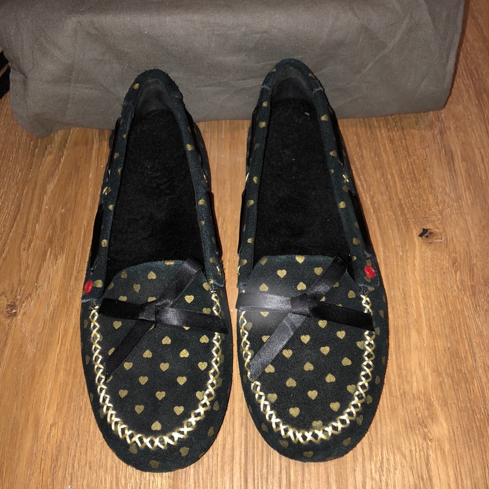 Ugg loafer style slipper black w/gold hearts flats